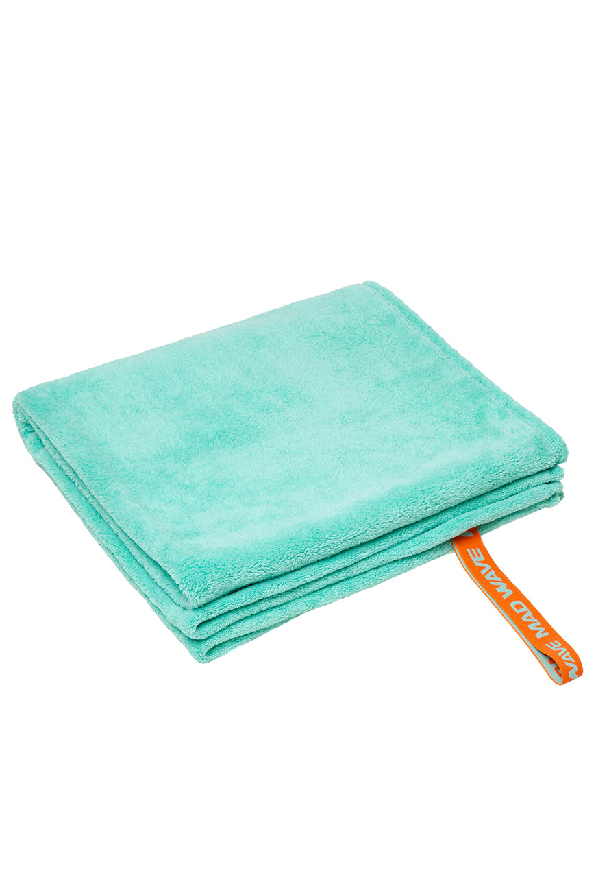 MAD WAVE Ultrasoft Microfiber towel מגבת מיקרופייבר רכה גדולה בגודל 80*130 ס"מ