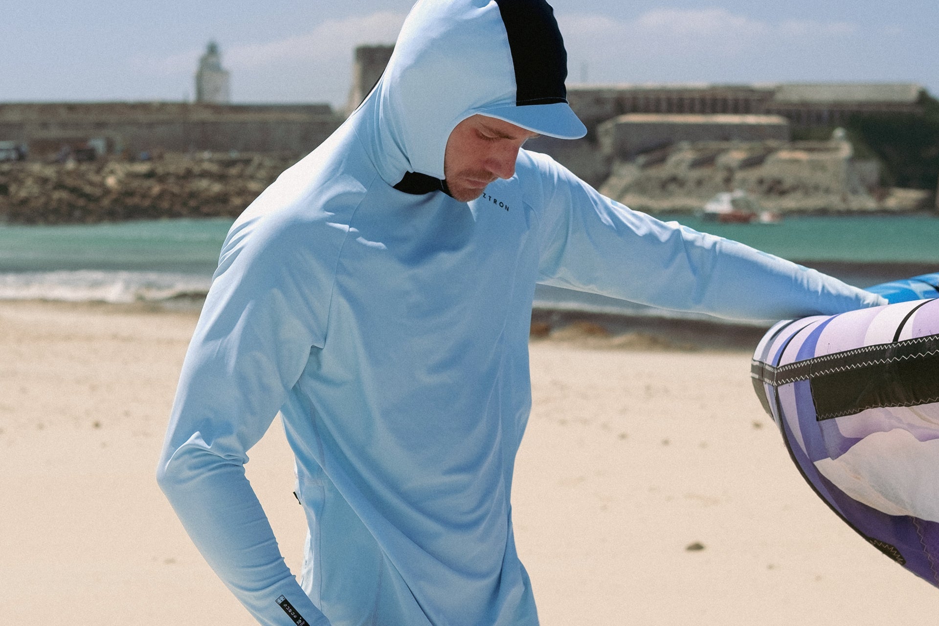 AZTRON Surfing Hooded Men Rashguard Top חולצת לייקרה ארוכה לגברים עם כובע