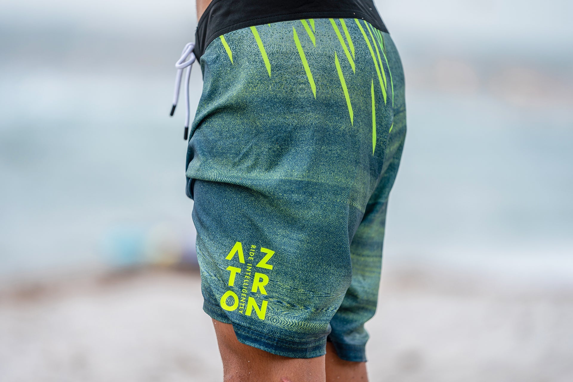 AZTRON STARDUST Men's Printed Boardshort 19' בגד ים מכנס גלישה לגברים באורך 19 אינץ מודל 2025