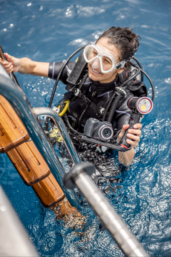 SeaLife Micro 3.0 Sea Dragon 2300 Explorer SL556 סט מצלמה ותאורת וידאו
