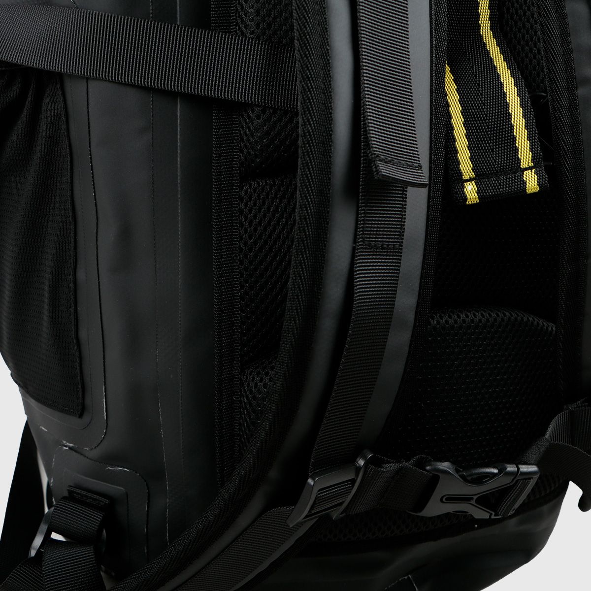 SOORUZ Waterproof Bagpack TUBE 30L תיק גב עמיד במים בנפח 30 ליטרים