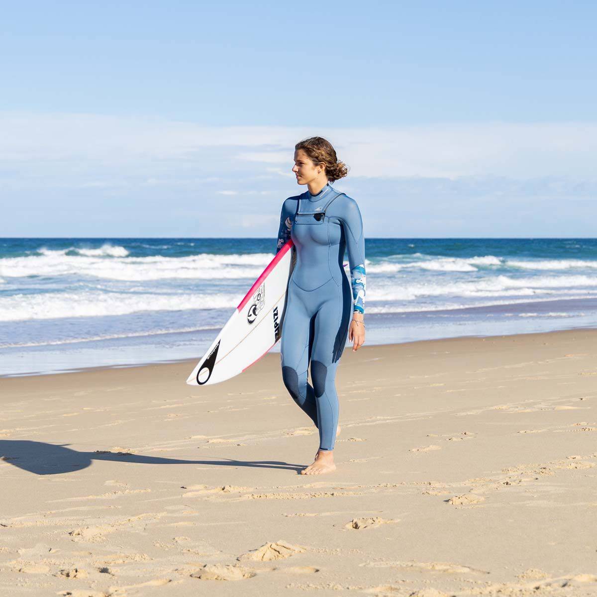 חליפת גלישה ארוכה לנשים בעובי 4/3 מ"מ עם רוכסן קדמי בצבע כחול