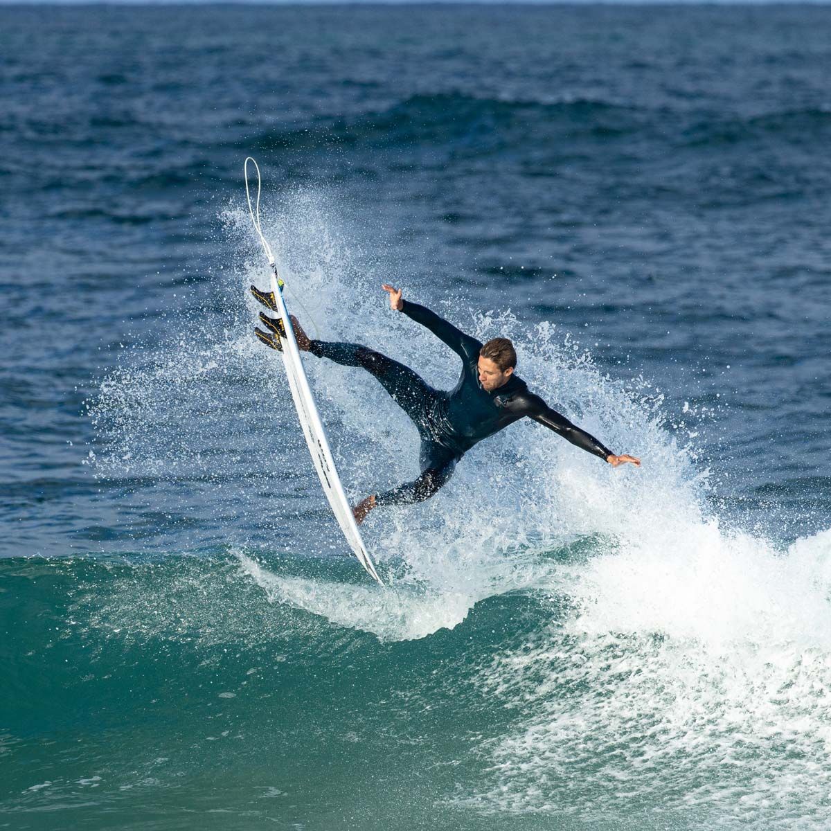 חליפת גלישה לגברים בצבע כחול בעובי 3/2 מ"מ רוכסן חזה