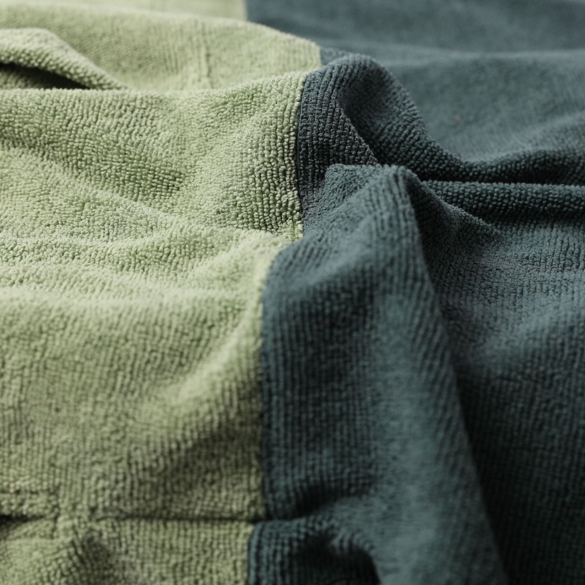 SOORUZ Poncho LAUREL מגבת פונצ'ו עם שרוולים קצרים