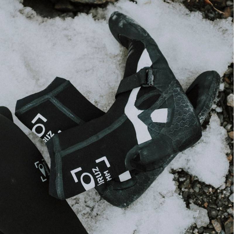 SOORUZ Surf boots GURU RT 3mm נעל קשיחה לספורט ימי