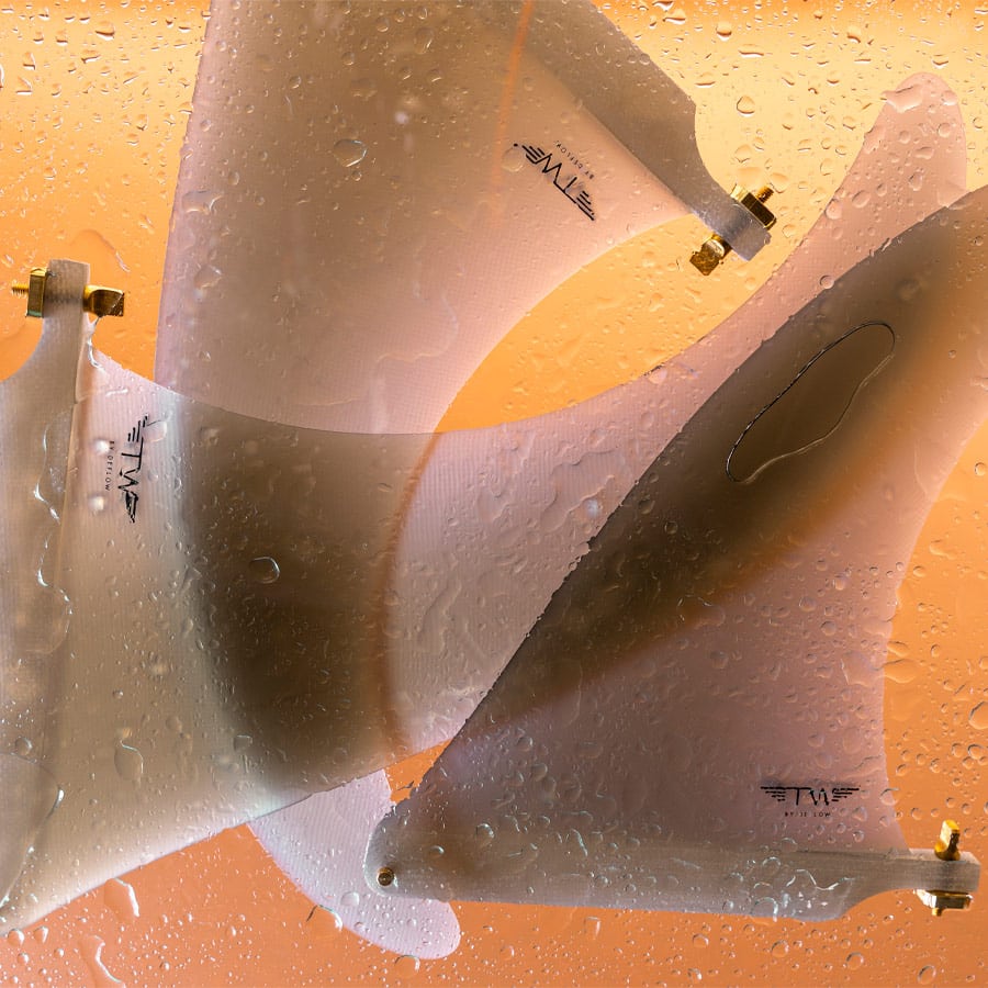 DEFLOW Tw 9′ Tapered Rake Fin חרב לגלשן
