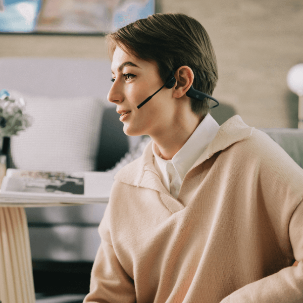 SHOKZ OpenComm אוזניות עם מיקרופון לשיחות ועבודה בטכנולוגיית הולכת עצם