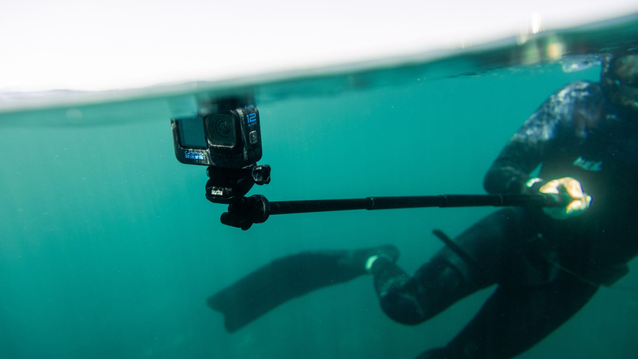 GOPRO Extension Pole + Waterproof Shutter Remote מוט סלפי + שלט רחוק עמיד במים למצלמות אקסטרים גופרו