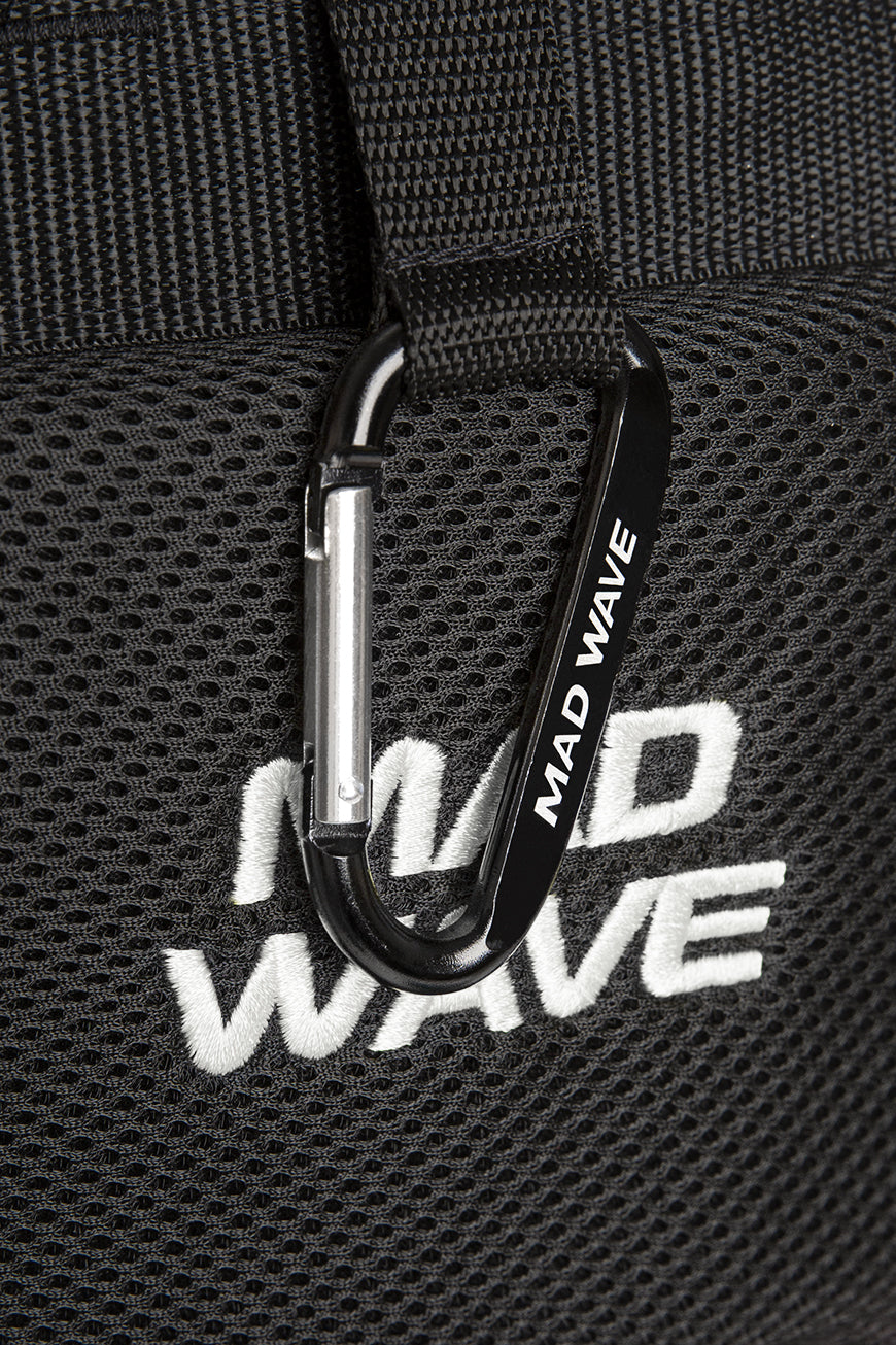 MAD WAVE Backpack Mad Team תיק גב צבעוני לציוד לשחייה וטריאתלון