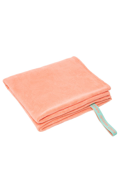 MAD WAVE Ultrasoft Microfiber towel מגבת מיקרופייבר רכה גדולה בגודל 80*130 ס"מ