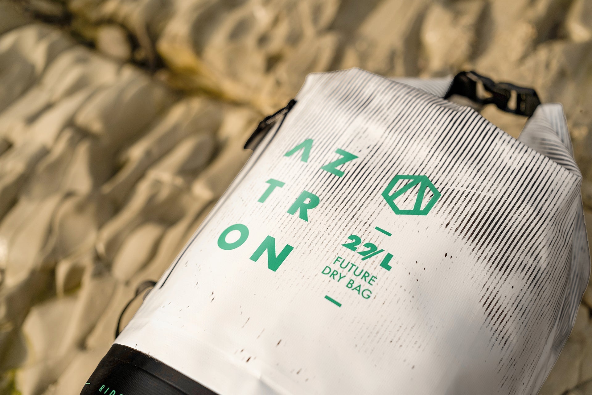 AZTRON Dry Bag 22L תיק יבש בנפח 22 ליטרים