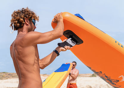 AQUATONE 9' Center Fin חרב מרכזית לסאפ מבית Aquatone מודל 2025