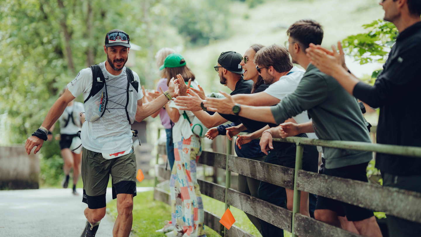 Shorts, Muscle, People in nature, Gesture, Sports equipment, Leisure, Happy, Fun, Grass, Cap