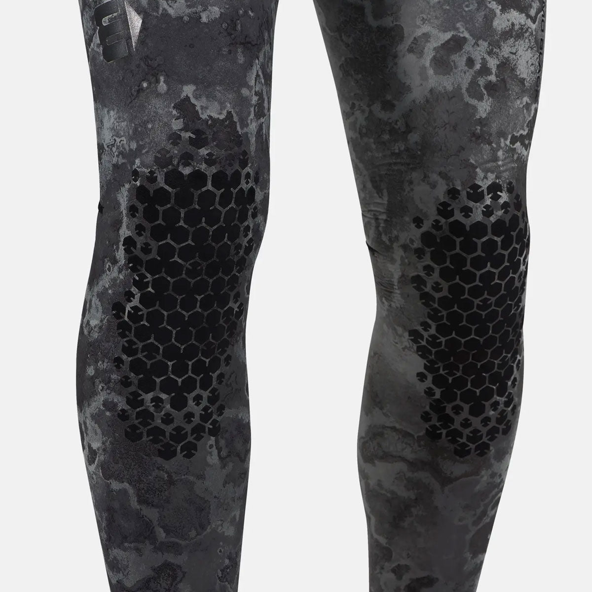 חלק תחתון (מכנסיים) לגברים של חליפת הדיג Explorer Camo Black 50 - דוגית
