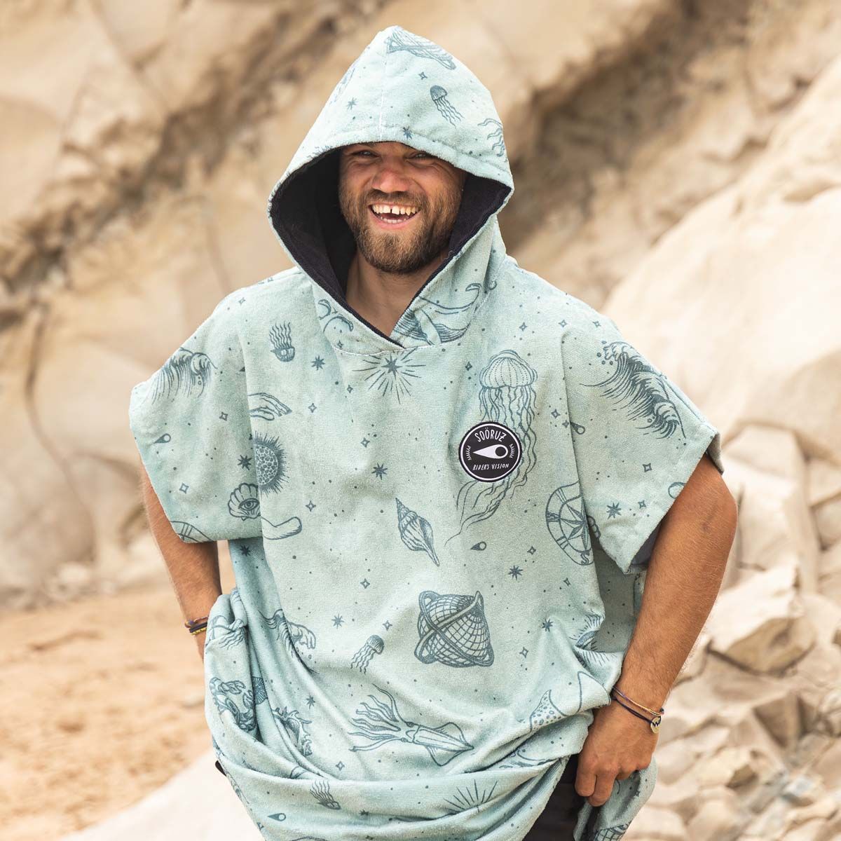 SOORUZ Poncho Calisto מגבת פונצ'ו עם שרוולים קצרים