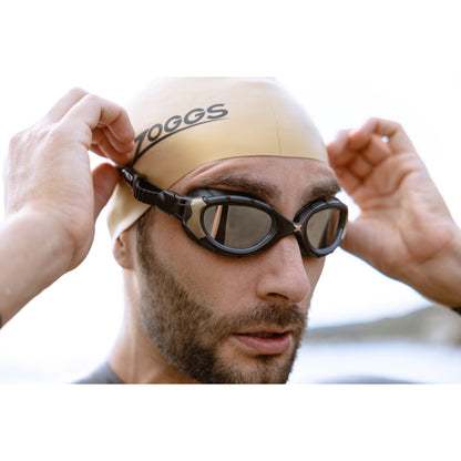 ZOGGS Predator Flex Titanium Reactor משקפת שחייה