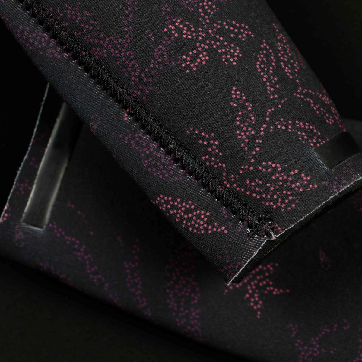 SOORUZ DIVINE 3/4 Front-Zip Oysterprene חליפת גלישה לנשים 3/4 מ"מ רוכסן קדמי בצבע שחור 2022